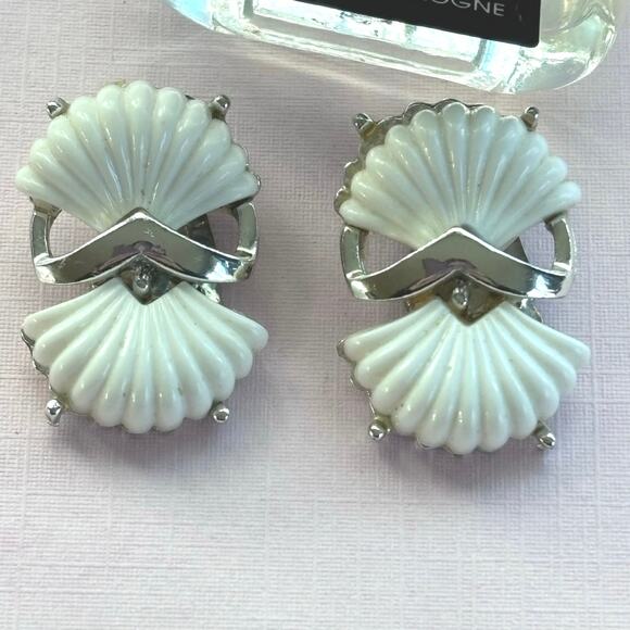 Vintage Jewelry - VINTAGE  Coro White Shell Silver Tone Clip On Earrings